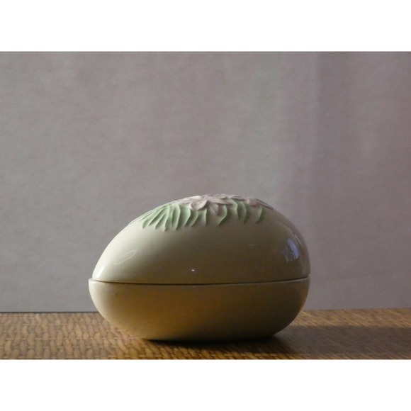 Vintage 1975 Bell Ceramics Trinket Egg - Personalized, Handmade & Hand Painted - Picture 1 of 4